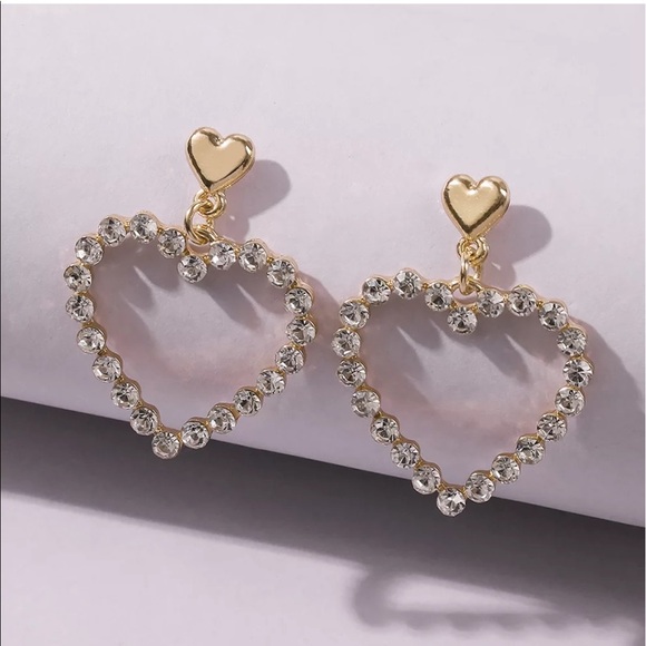 Cute and girly diamond heart dangle earrings - Picture 3 of 4